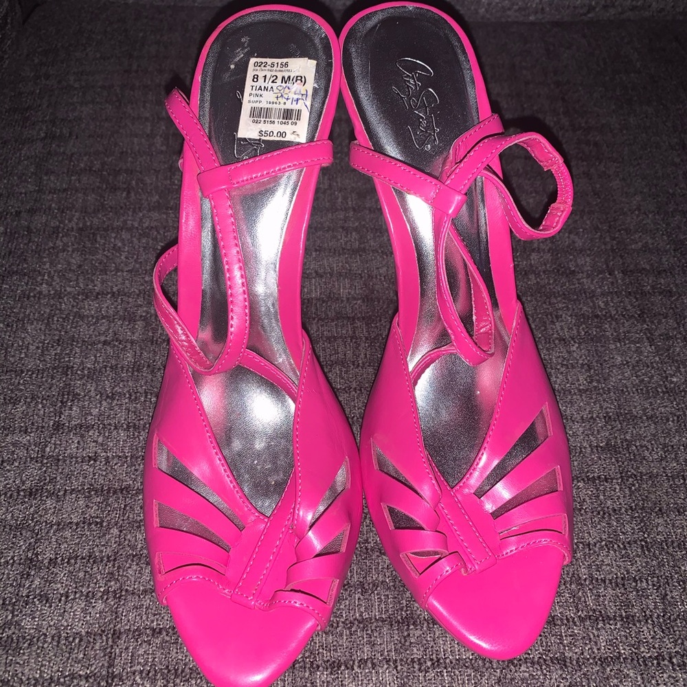 City Streets pink pumps